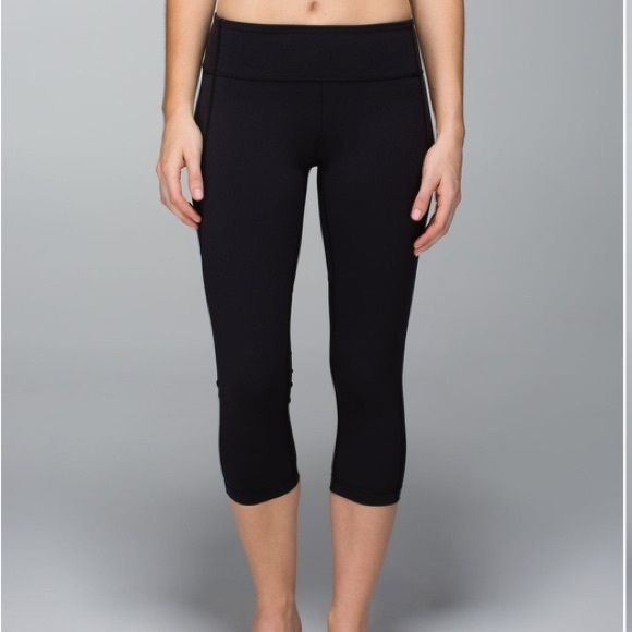 LULULEMON Breathe Easy Black Crop Leggings Size 8