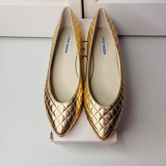 *NEW* STEVE MADDEN The Hot Gold Leather Quilted Pointed Toe Flats Size 9