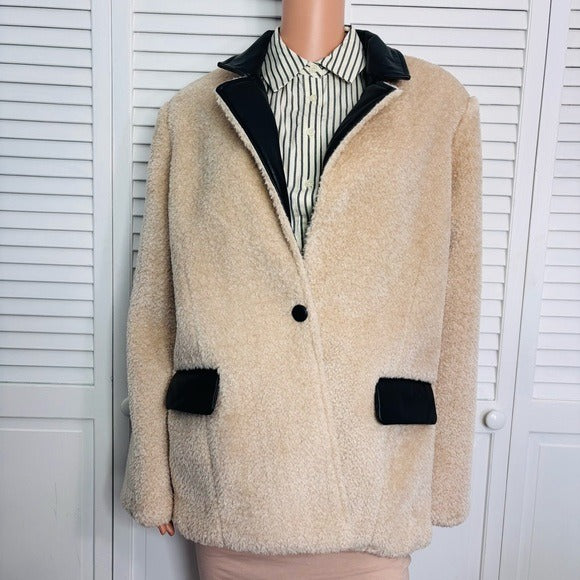 *New* WEWOREWHAT Faux Fur Blazer in Ivory & Black Size Medium