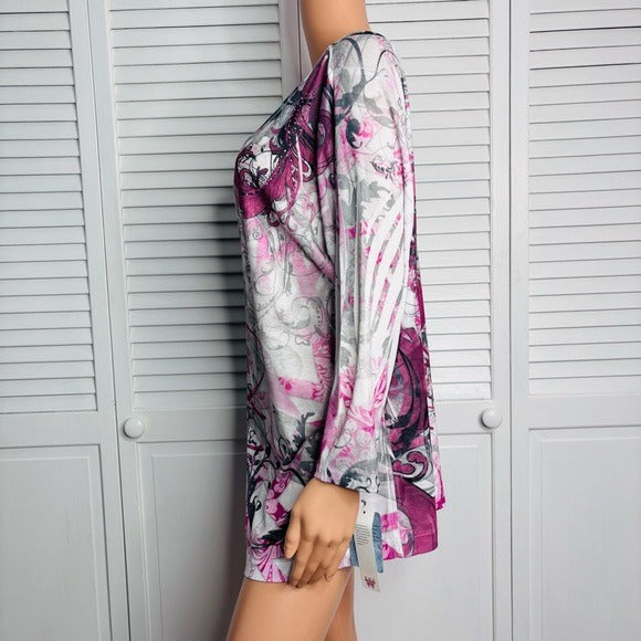 *New* UNITY WORLD WEAR White Geometric Print Top Size 2X