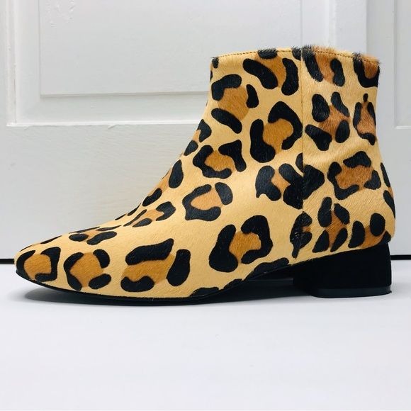AZURA Love Animal Print Boots Size 38