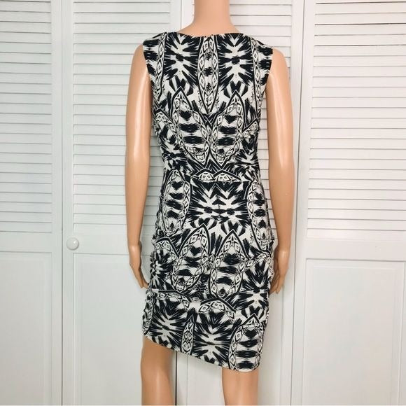 *NEW* NICOLE MILLER White Black Aztec Print Sleeveless Size L