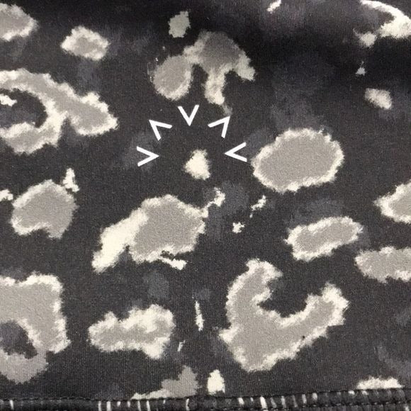 VARLEY Camo Tex Animal Luna Ankle Leggings Size M