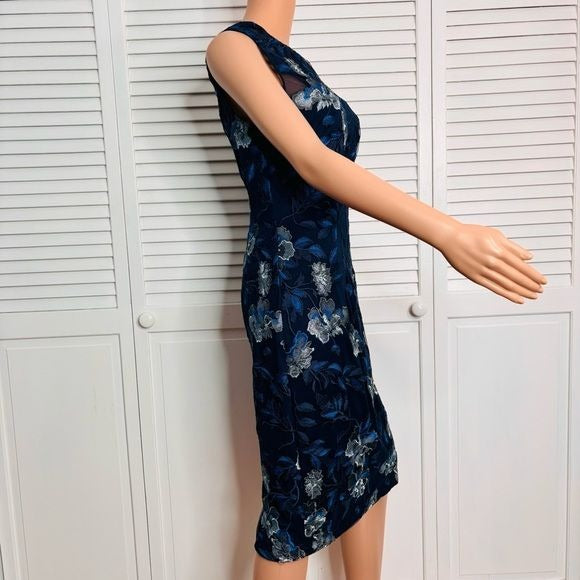 *NEW* WHITE HOUSE BLACK MARKET Embroidered Blue Floral Sheath Dress Size 4