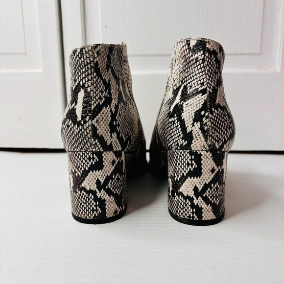 SEYCHELLES Chaparral Ankle Boots