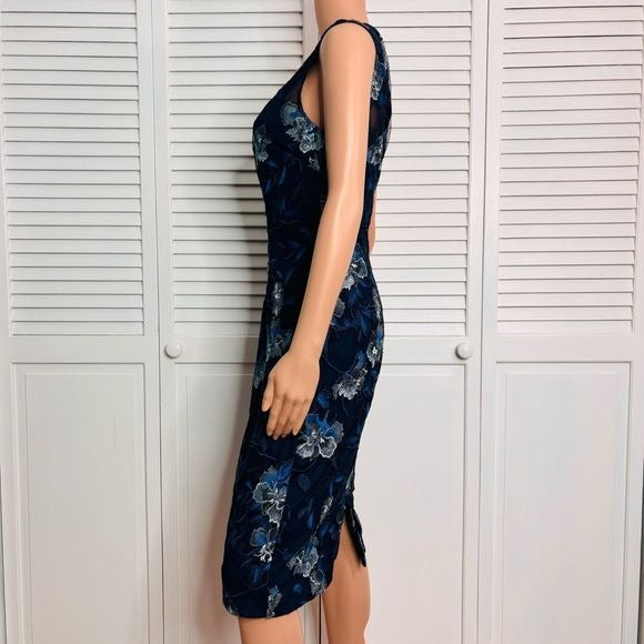 *NEW* WHITE HOUSE BLACK MARKET Embroidered Blue Floral Sheath Dress Size 4