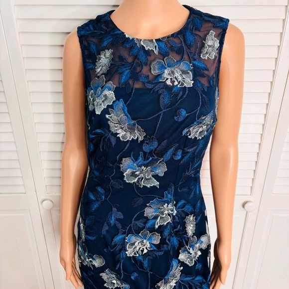 *NEW* WHITE HOUSE BLACK MARKET Embroidered Blue Floral Sheath Dress Size 4