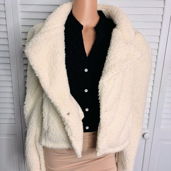 ELLISON Ivory Puff Sleeve Teddy Bear Short Coat Size Large