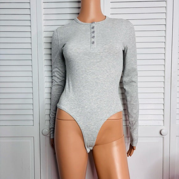 *New* WEWOREWHAT Crew Neck Henley Ribbed Bodysuit in Gray Size Small