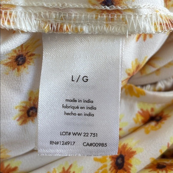 New WEWOREWHAT Billow Sleeve Floral Top in Ditsy Daisies Size Large