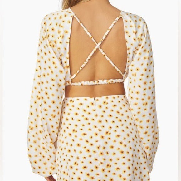 New WEWOREWHAT Billow Sleeve Floral Top in Ditsy Daisies Size Large
