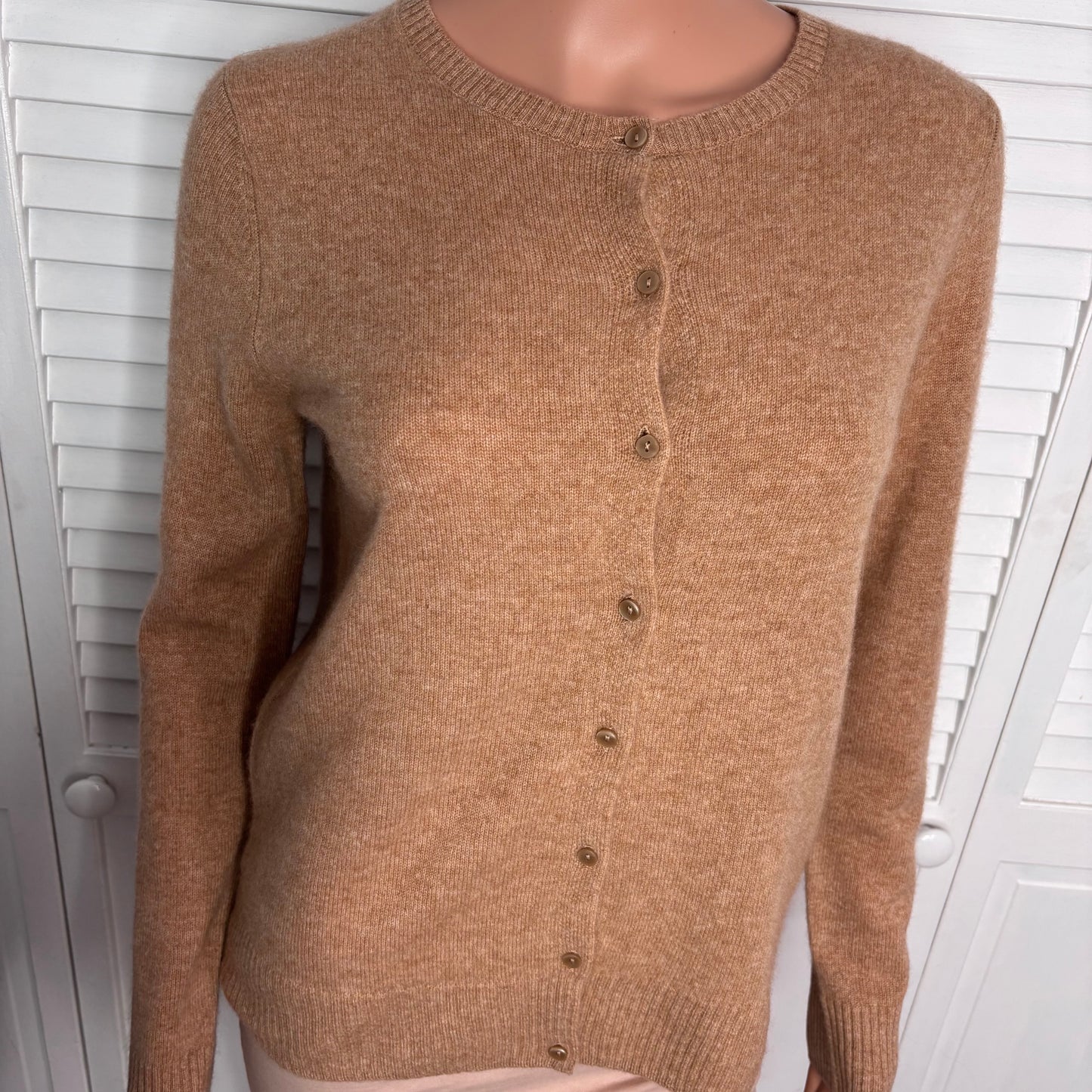 SAKS FIFTH AVENUE Classic Cashmere Cardigan Sweater in Tan Size Medium