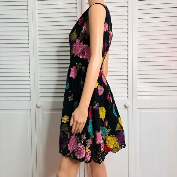 ALICE + OLIVIA Becca Floral-Appliquéd Embroidered Corded Lace Dress