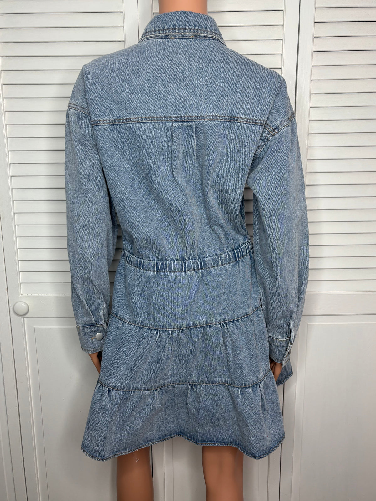 New LE LIS Light Blue Darlene Denim Dress Size Small