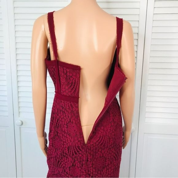 HEARTLOOM Mya Crimson Lace Dress Size M *NEW*