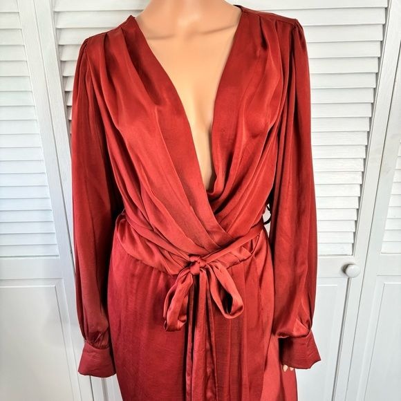 *NEW* CITY CHIC Opulent Toffee Elbow Sleeve Dress Size 14