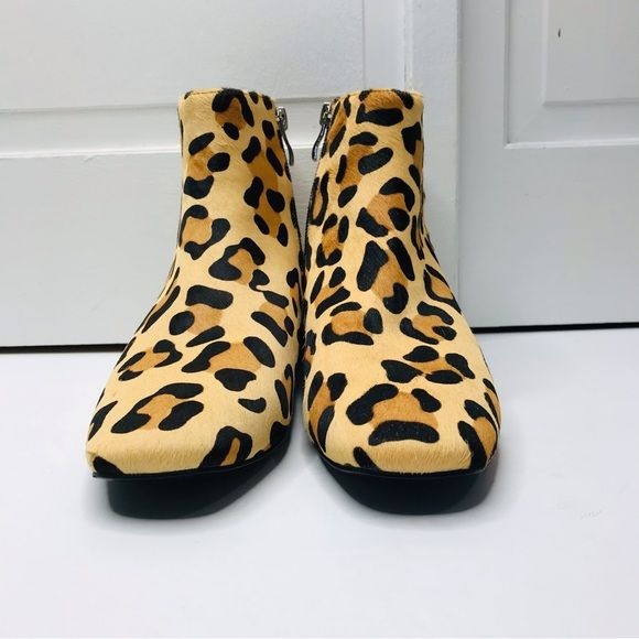 AZURA Love Animal Print Boots Size 38