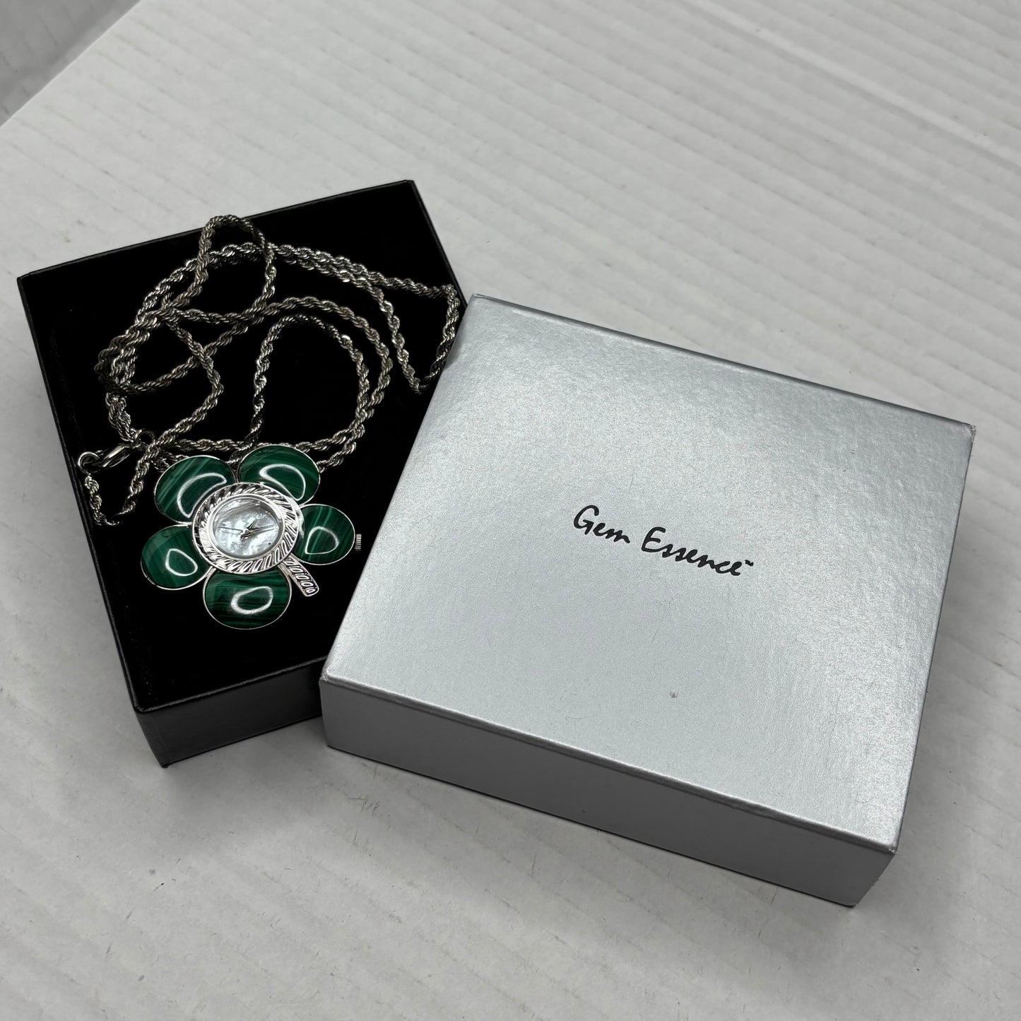 GEM ESSENCE Flower Pendant Watch