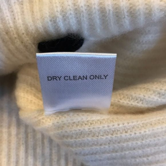 DESIGN HISTORY Pure Cashmere Cream Sweater Size M