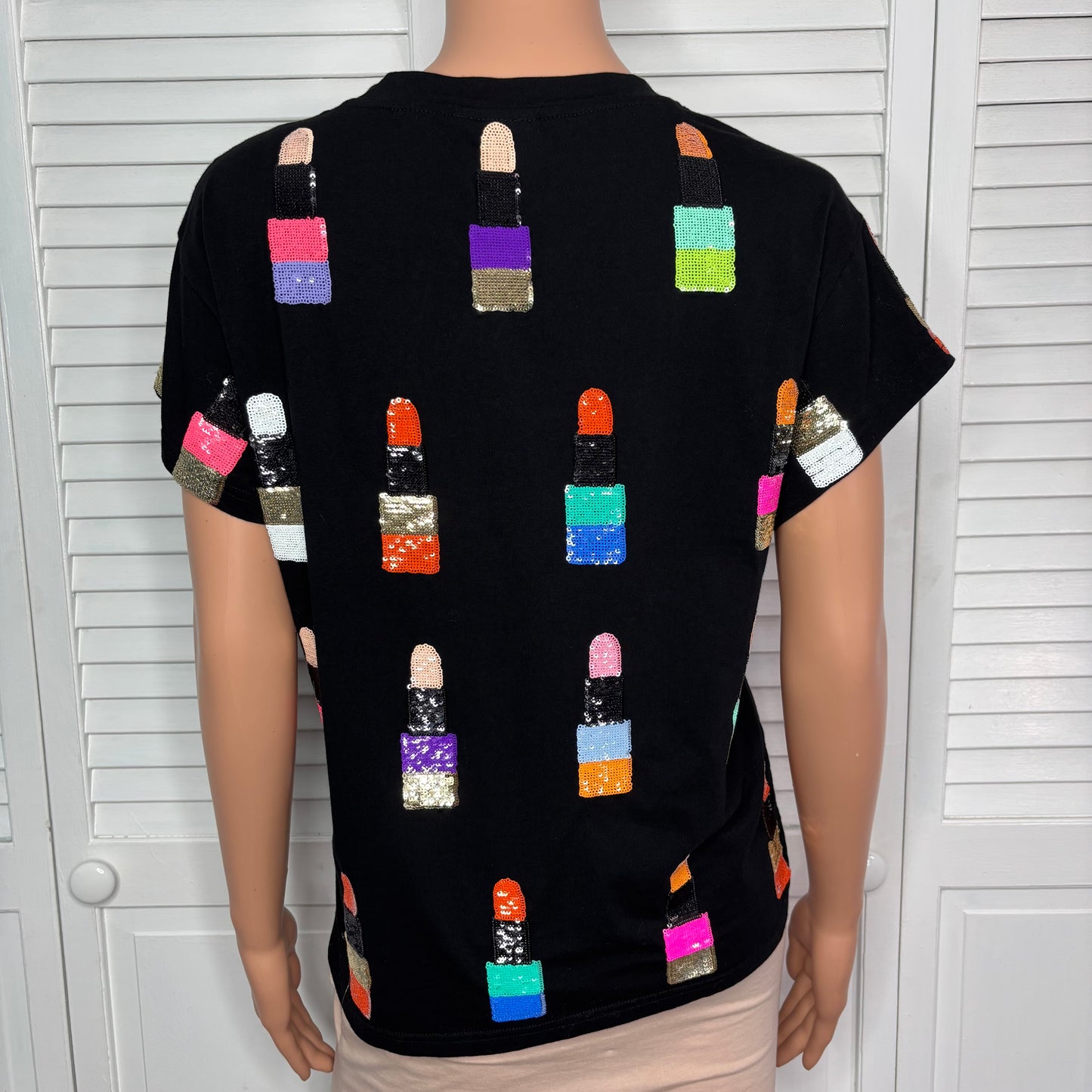 QUEEN OF SPARKLES Black Sequin Lipstick Graphic Tee Size XS