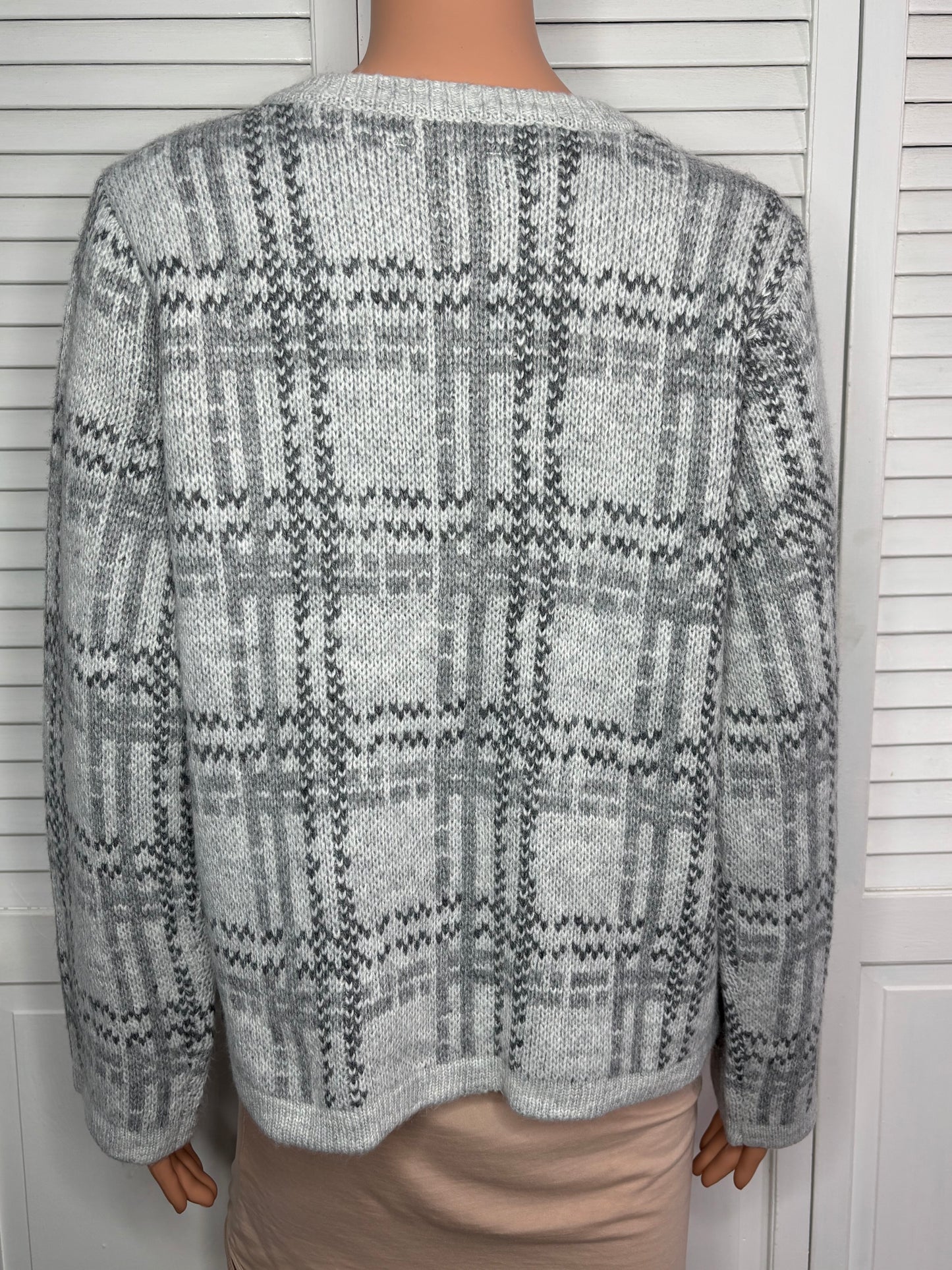 New CHRISTOPHER & BANKS Gray Plaid Knit Button-Front Cardigan Sweater Size Medium