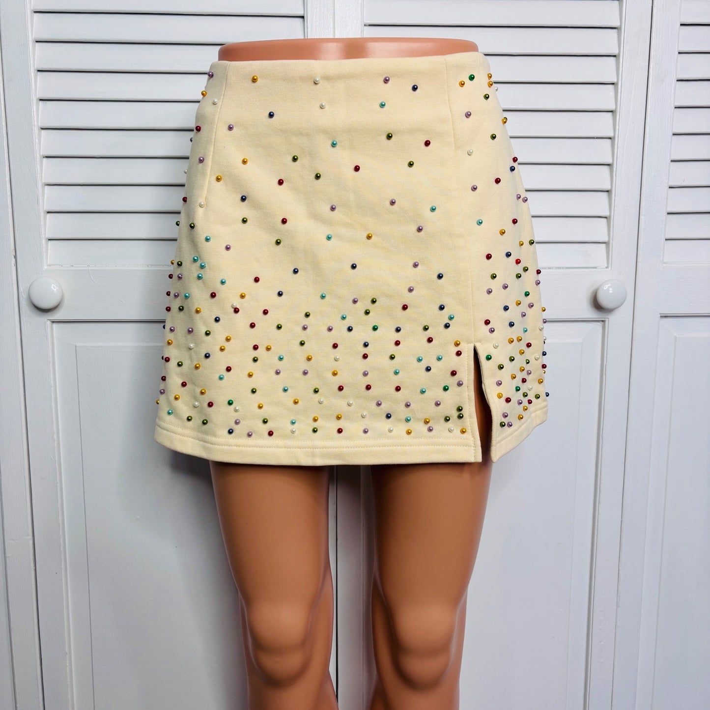 NEW QUEEN OF SPARKLES Ivory Scattered Pearl Mini Skort Size Small