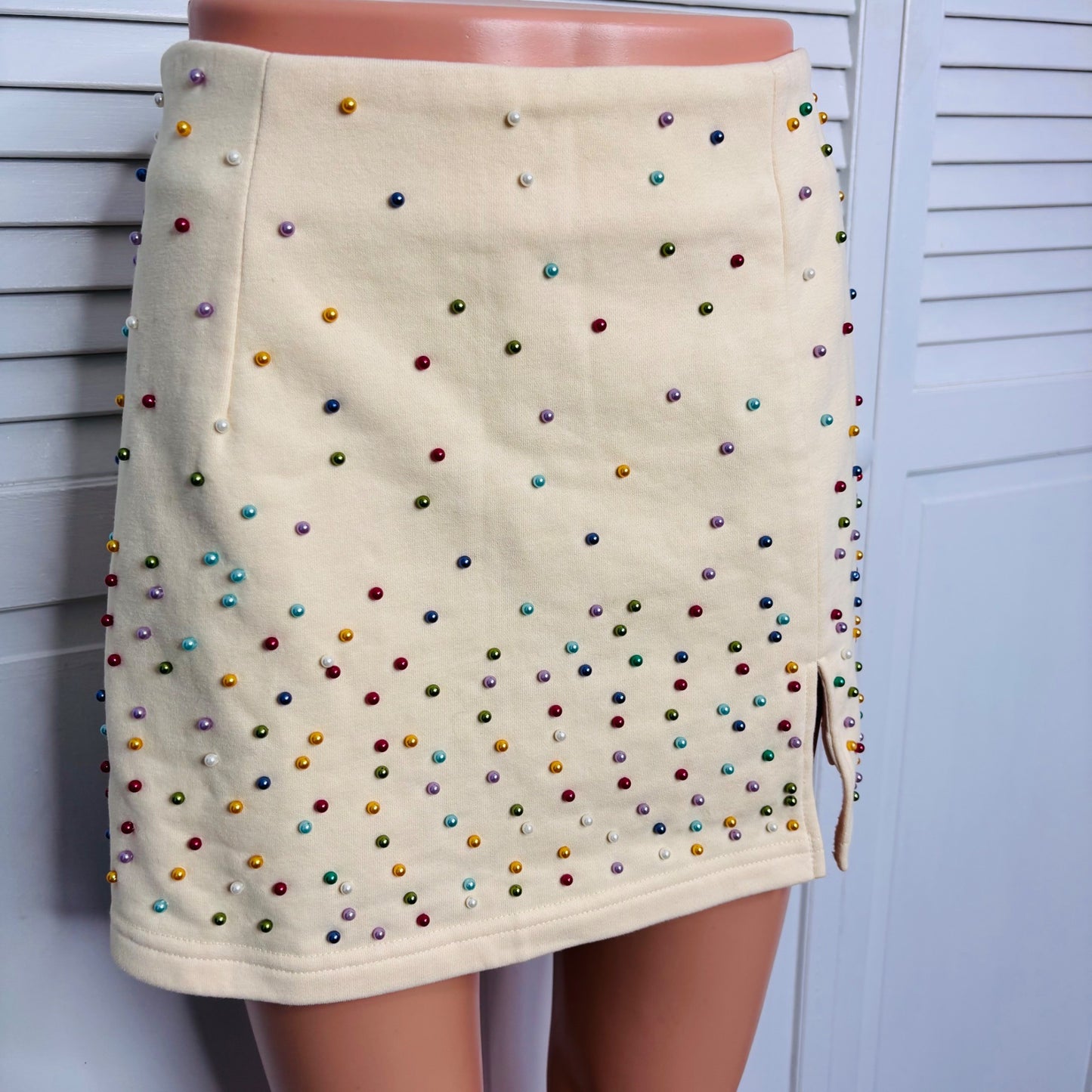NEW QUEEN OF SPARKLES Ivory Scattered Pearl Mini Skort Size Small