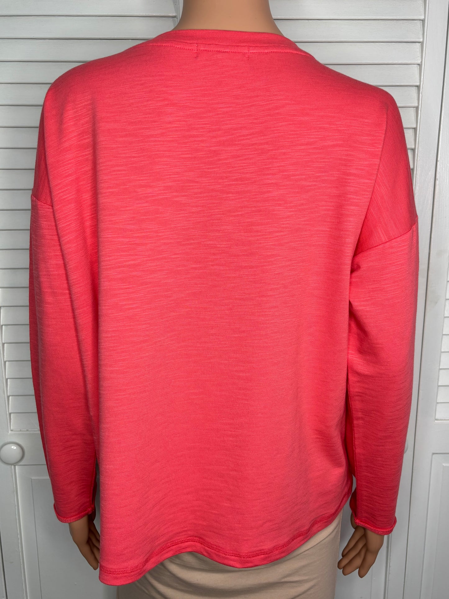 ESCAPE by Habitat Dragonfly Coral Pullover Top Size Small