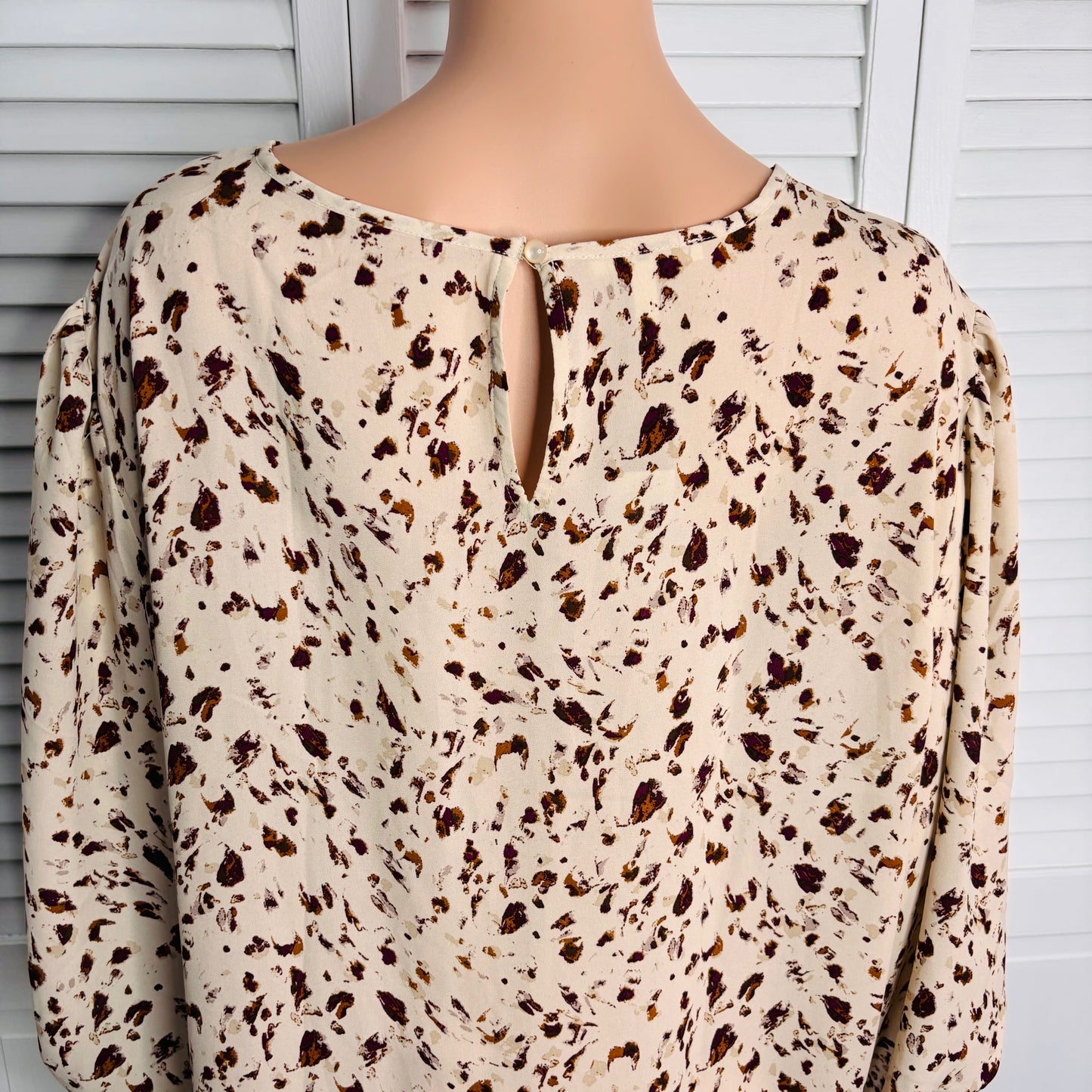 MAURICES Cream Cut Out Peasant 3/4 Sleeve Blouse Size XXL
