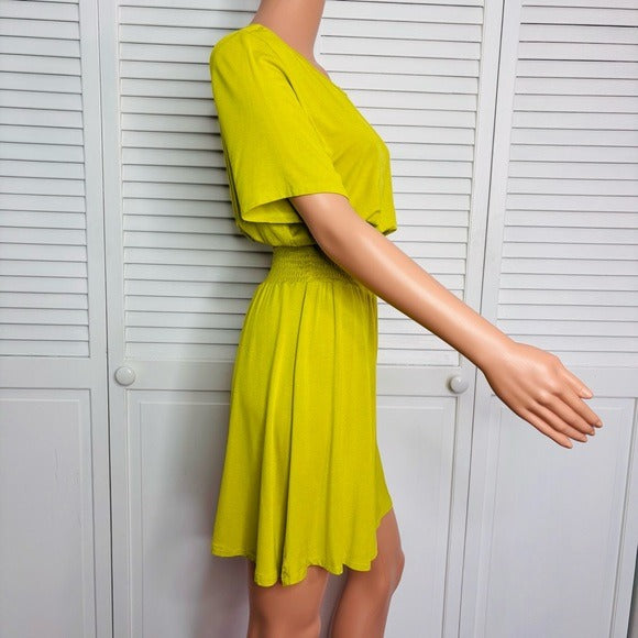 *New* NEW YORK & COMPANY Olive Green Short Sleeve Dress Size Medium
