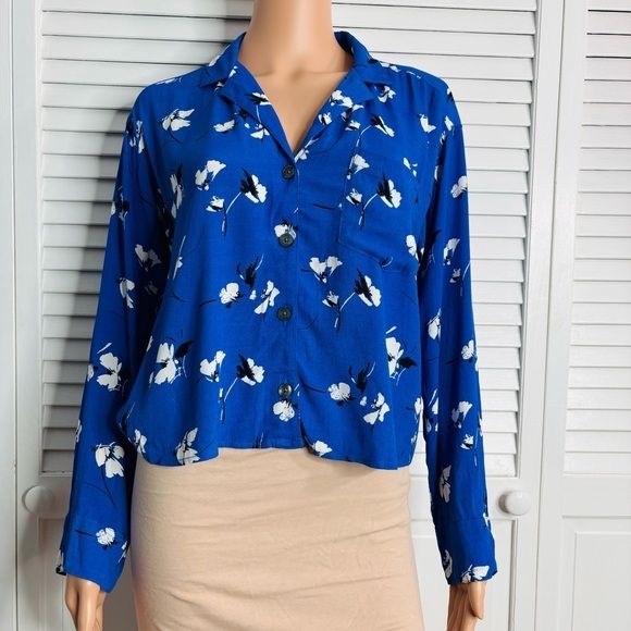 ABERCROMBIE & FITCH Blue Flower Button Down Shirt Size Small