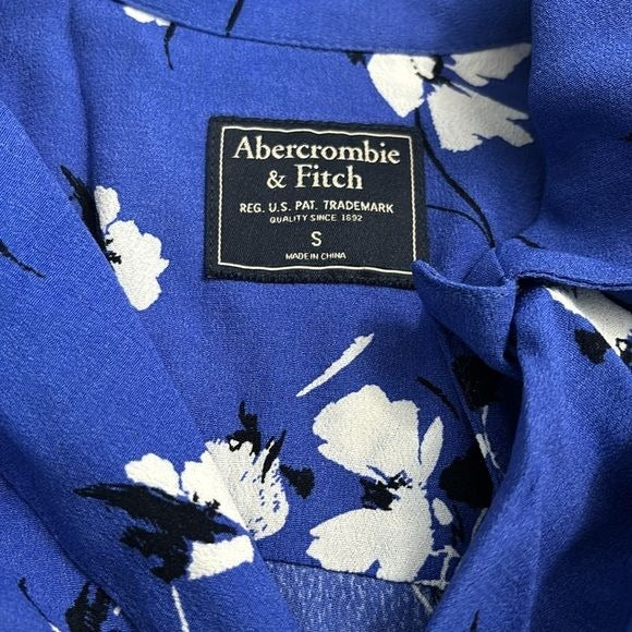 ABERCROMBIE & FITCH Blue Flower Button Down Shirt Size Small