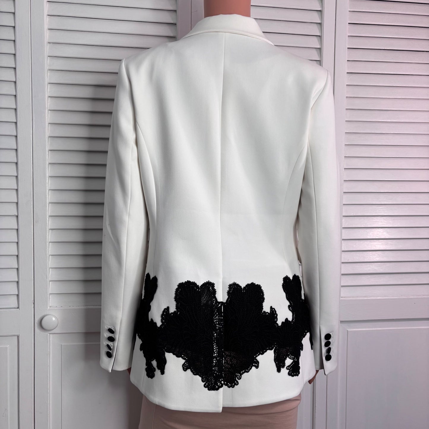 WHITE HOUSE BLACK MARKET Petite Fashion Blazer With Lace in White Size 8
