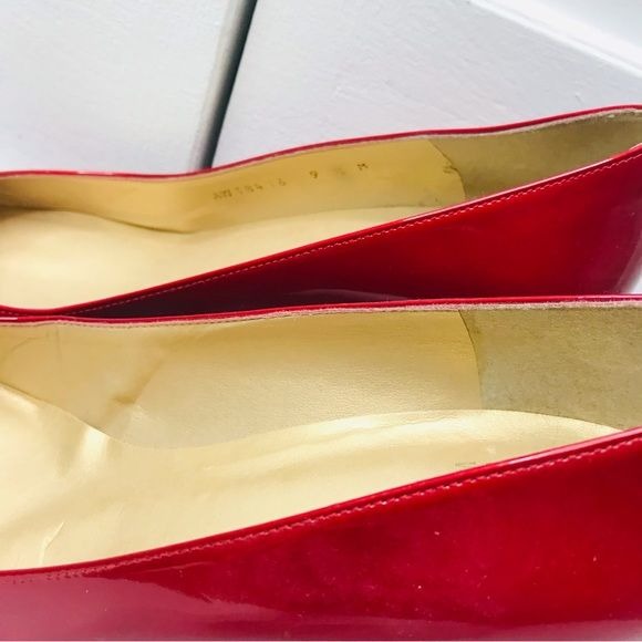 STUART WEITZMAN Candy Apple Red Patent Leather Pointed Toe Pumps 9.5M