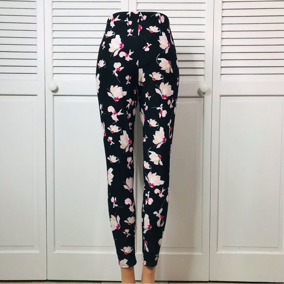 *New* AGNES & DORA Falling Iris Black Floral Leggings Size Large