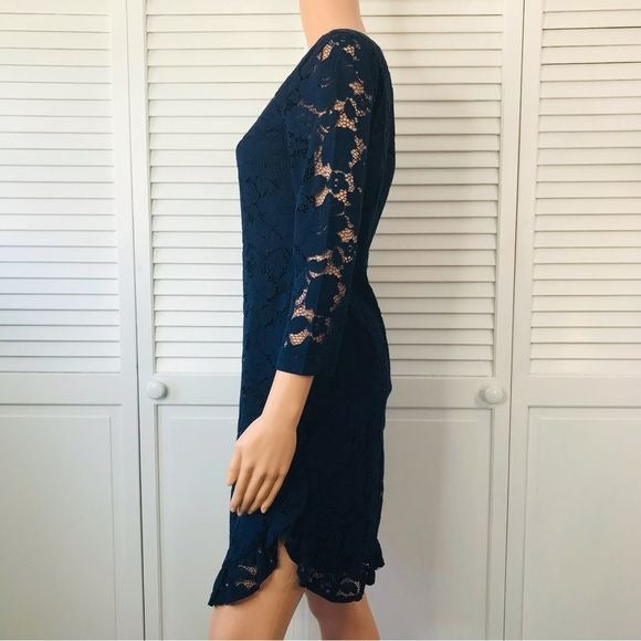 *New* VINCE CAMUTO Navy Ruffled Lace Dress Size 2