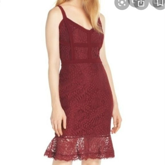 HEARTLOOM Mya Crimson Lace Dress Size M *NEW*