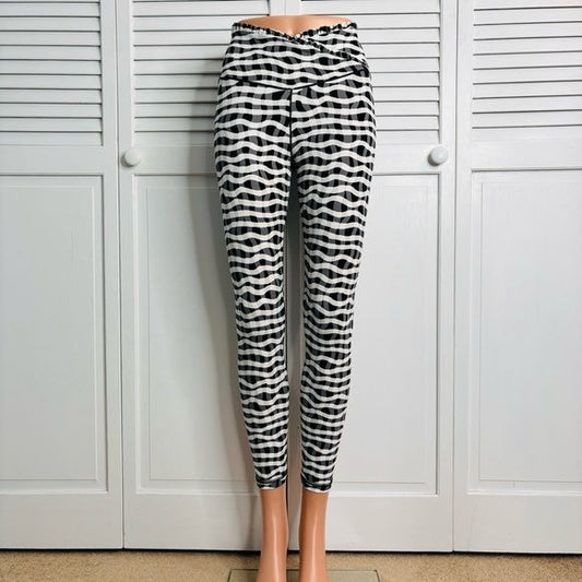 *NEW* OFFLINE Real Me Xtra High Waisted Crossover Ruffle Legging Size Medium