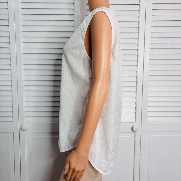VELVET By Graham & Spencer White Cotton V-Neck Sleeveless Blouse Size Medium