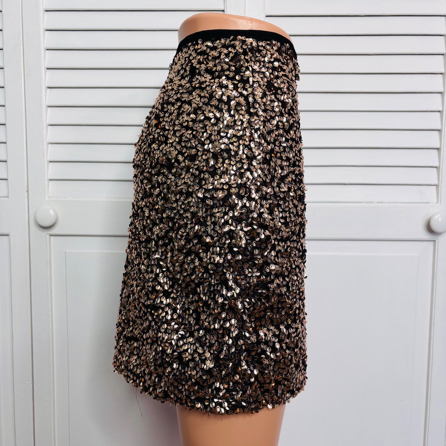 NEW BUDDY LOVE Spicy Mini Skirt in Gold Size XS