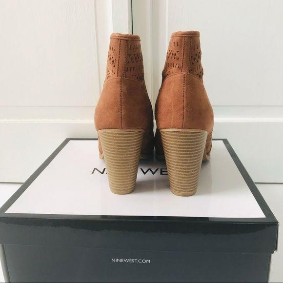 NINE WEST Tan Block Heel Ankle Boots Size 9
