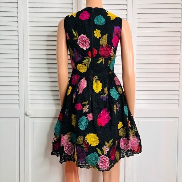 ALICE + OLIVIA Becca Floral-Appliquéd Embroidered Corded Lace Dress