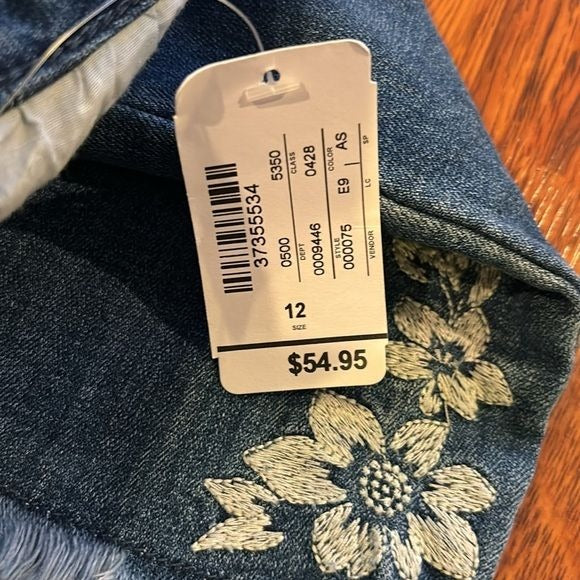 *NEW* CHRISTOPHER & BANKS Flower Embroidered Capri Jeans Size 12