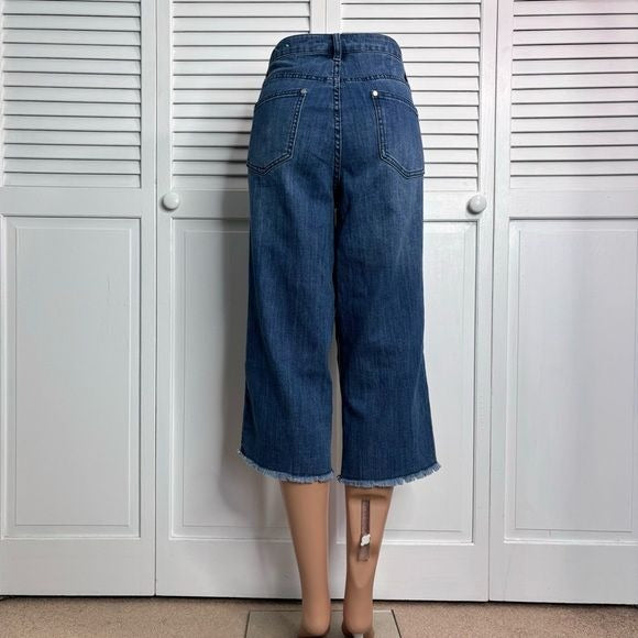 *NEW* CHRISTOPHER & BANKS Flower Embroidered Capri Jeans Size 12