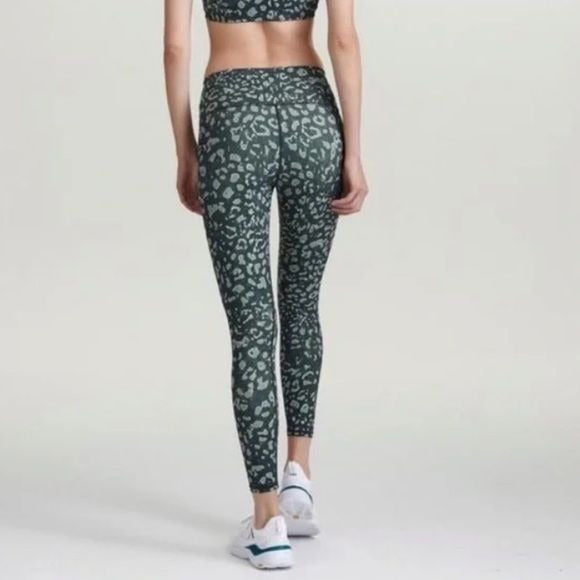 VARLEY Camo Tex Animal Luna Ankle Leggings Size M