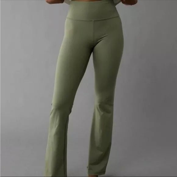 *NEW* AMERICAN EAGLE The Everything High-Waisted Green Flare Legging Size Small