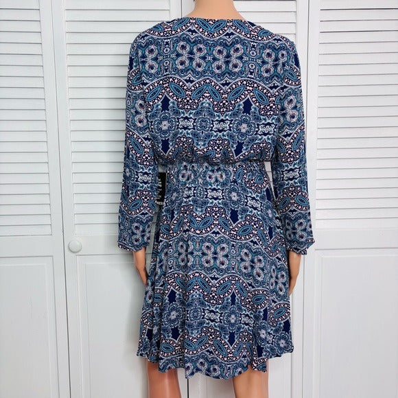 *New* EXPRESS Blue Abstract Print V-Neck Wrap Dress Size Medium