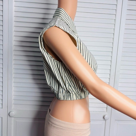 *New* WEWOREWHAT Sleeveless Popover Shirt Size Small