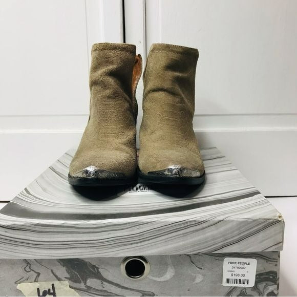 JEFFREY CAMPBELL Cromwell Khaki Matte Snake Pointed Toe Cowboy Boots Size 6
