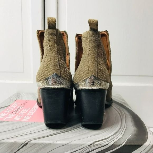 JEFFREY CAMPBELL Cromwell Khaki Matte Snake Pointed Toe Cowboy Boots Size 6